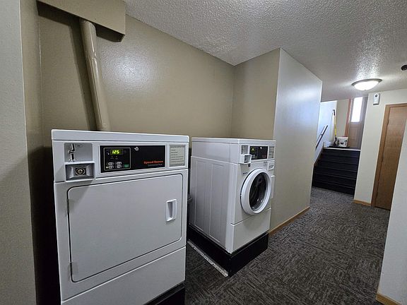 5th image of 1217 32nd Ave SW
