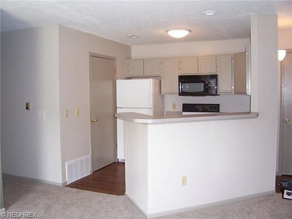 4th image of 1436 Buckingham Gate Blvd Unit B
