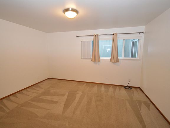 5th image of 158 Day St APT 2