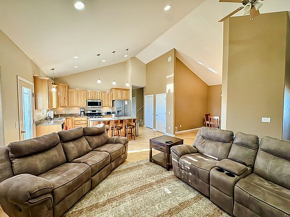 4th image of 35 Mesa Ranch Rd
