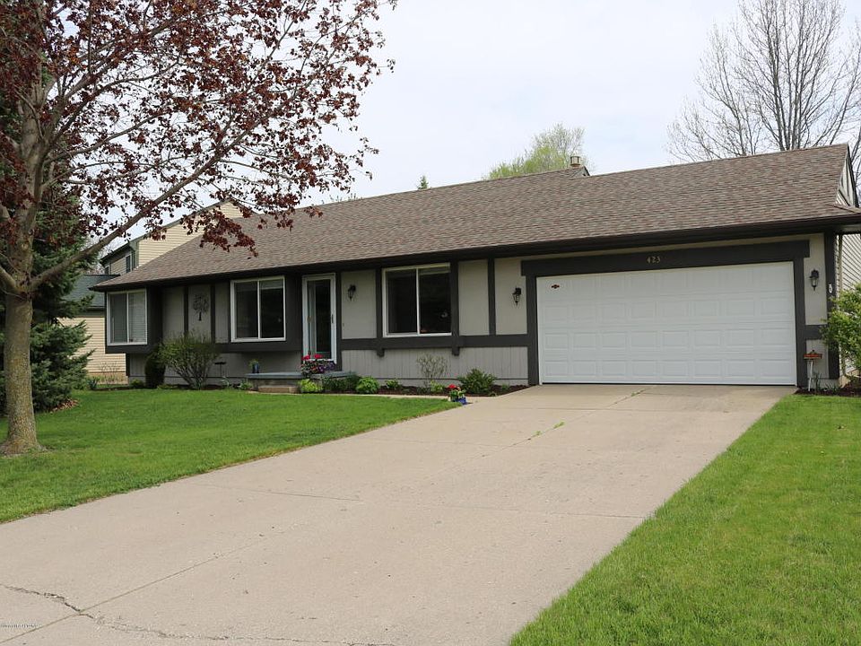 1st image of 423 Park Meadows Dr