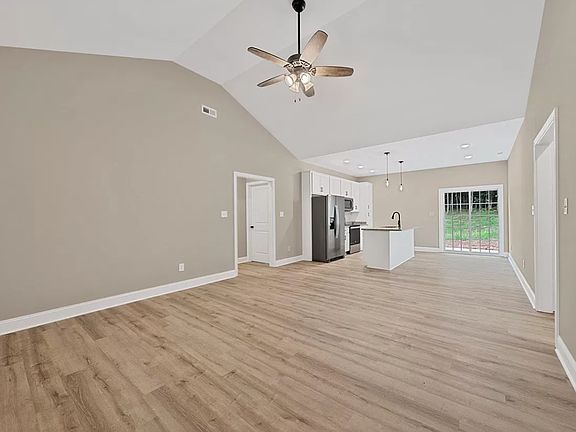 2nd image of 2785 Cedrus Ave