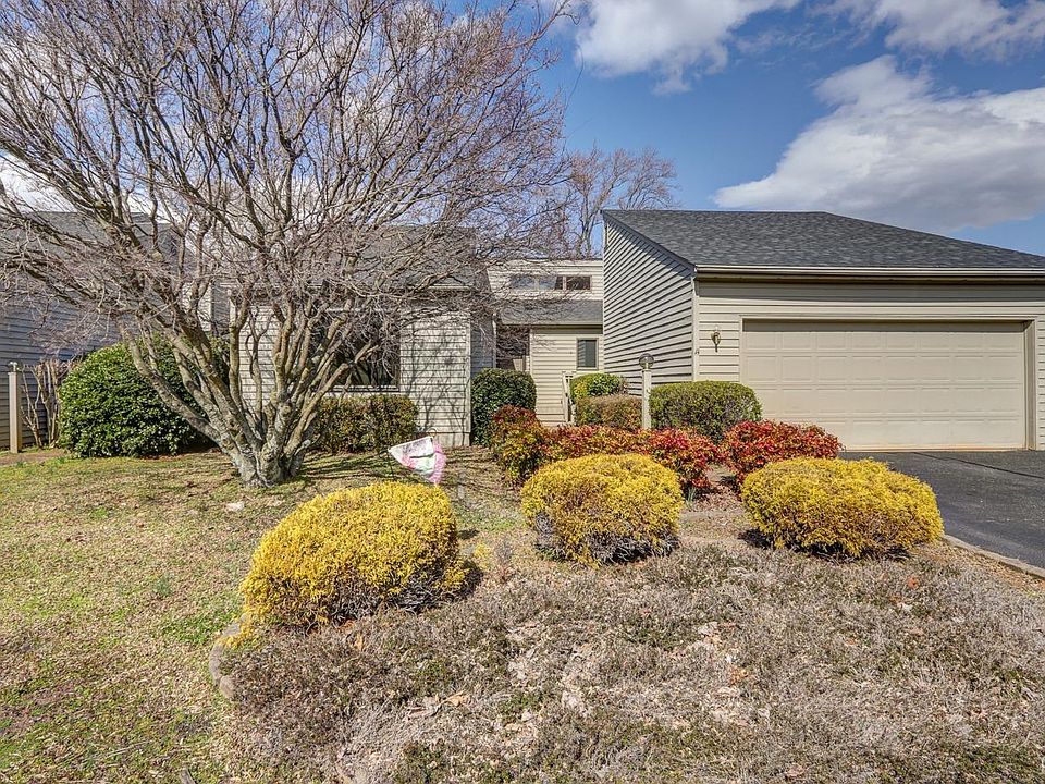 1st image of 204 Shaker Ln