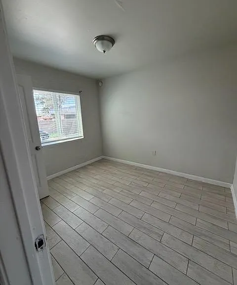 2111 E Sunland Vis — Photo 12
