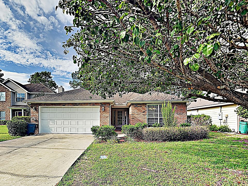 1st image of 250 Long Lake Dr