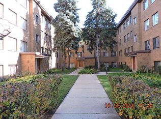 7351 N Ridge Blvd #11, Chicago, IL 60645