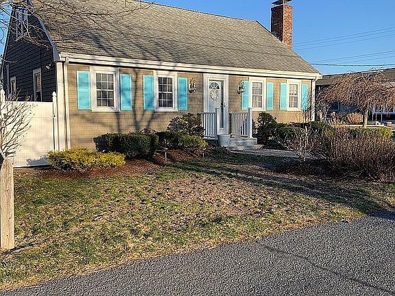 3rd image of 4 Briar Cir