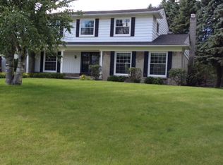 2996 Saint Jude Dr, Waterford, MI 48329