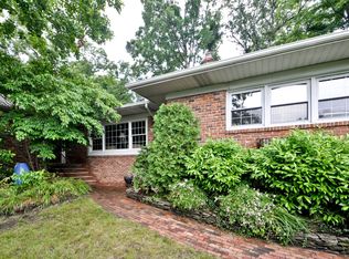 39 Seven Oaks Dr, Summit, NJ 07901