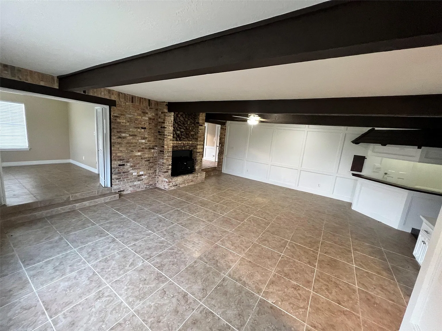 4 bed, 4.0 bath, 3002 sqft, $3,600 — Photo 2
