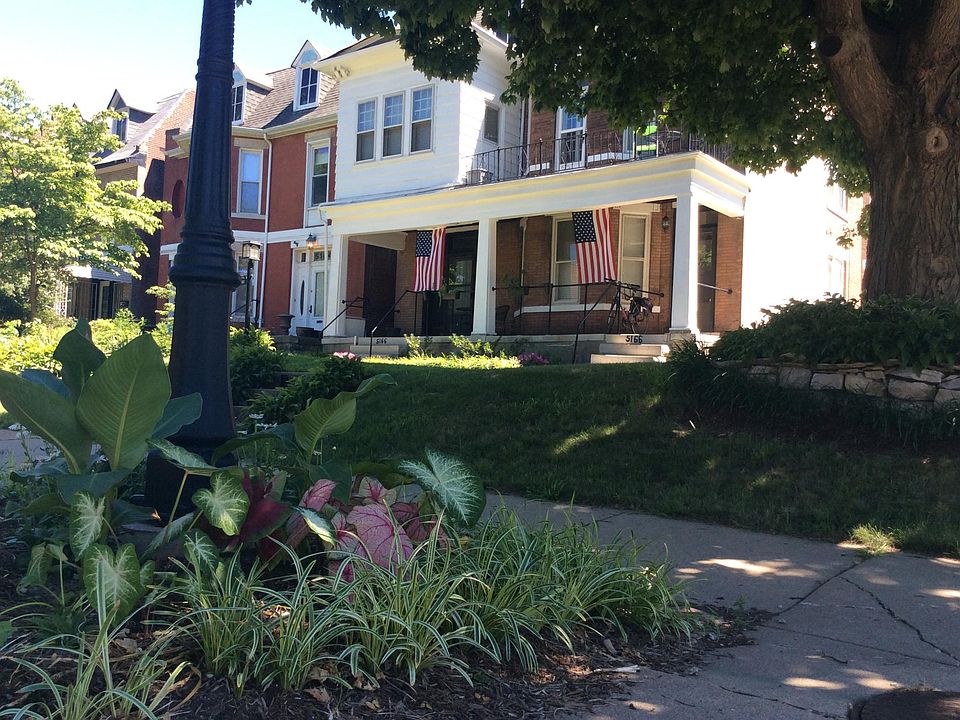 Front of building (Apt in rear by parking lot)