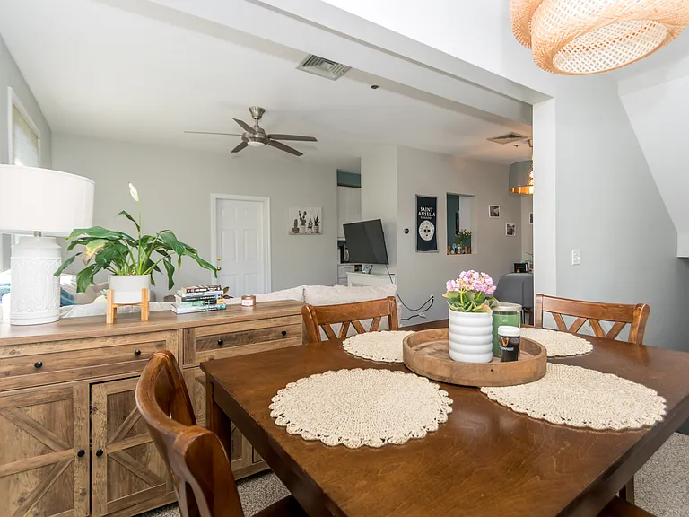 110 Maple Pl #8 — Photo 7