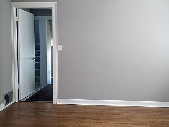 5th image of 5127 N Nagle Ave