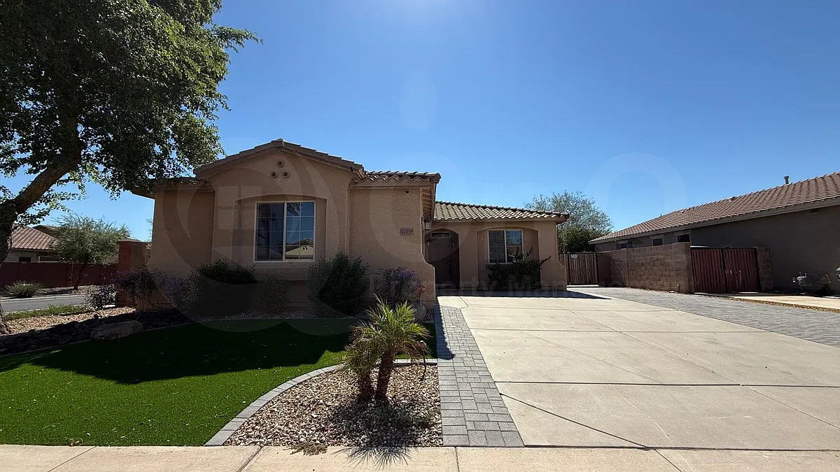 4 bed, 2.0 bath, 1950 sqft, $2,800 — Photo 1