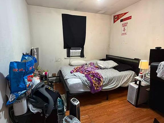 4th image of 628 Durfor St