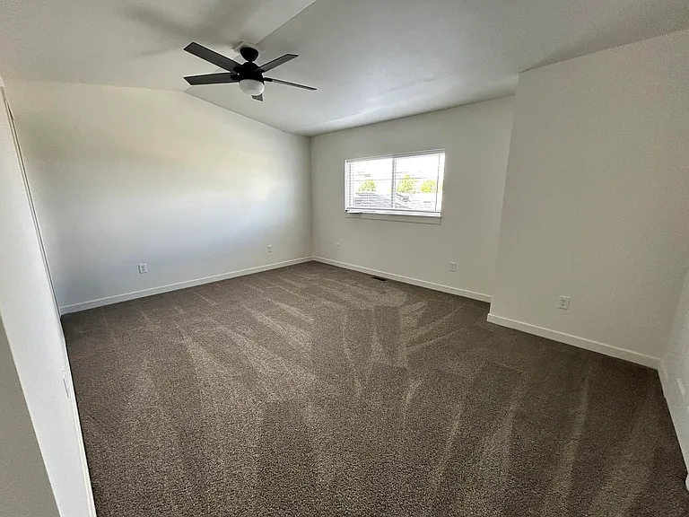 807 Cocoa Ct #B — Photo 6