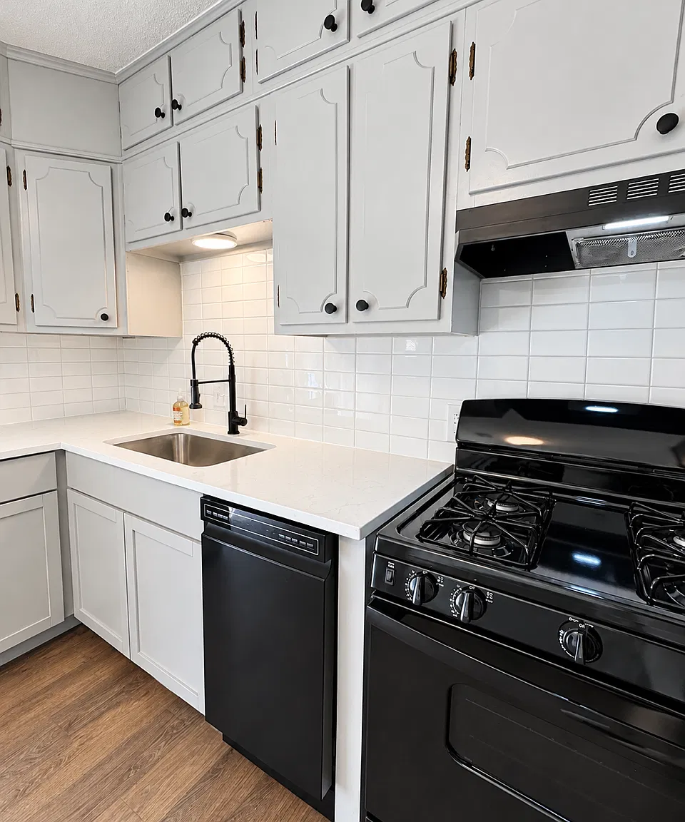 3 bed, 1.5 bath, 1120 sqft, $1,350 — Photo 3