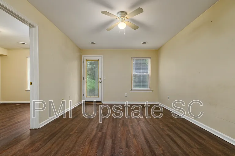 111 Charlestowne Way #C — Photo 9