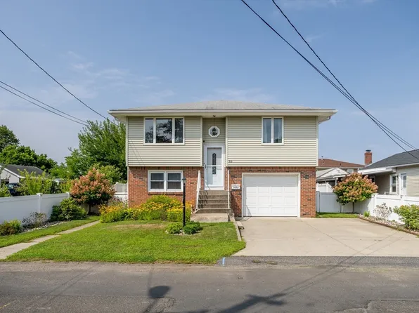 65 Pine St, Ludlow, MA 01056