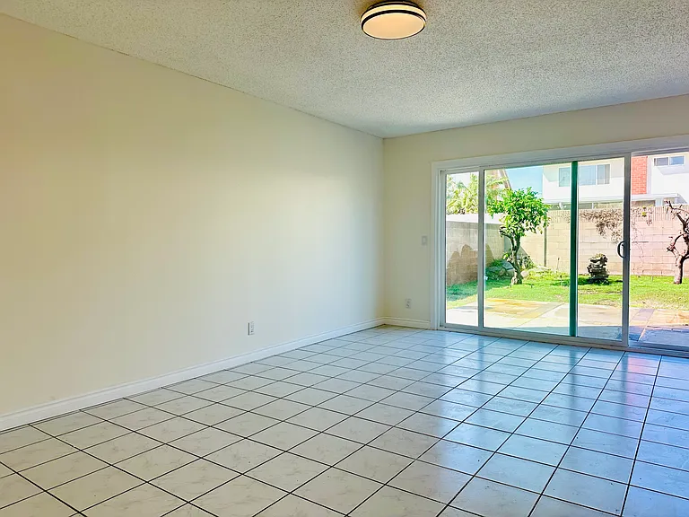5361 Marview Dr — Photo 12