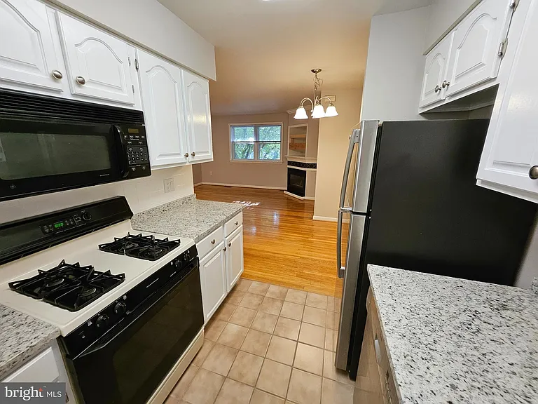 200 N Wayne Ave #9 — Photo 7