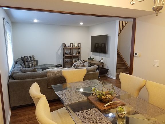 3rd image of 404 Harmony Dr #3