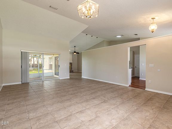 3rd image of 109 Brookhollow Cir