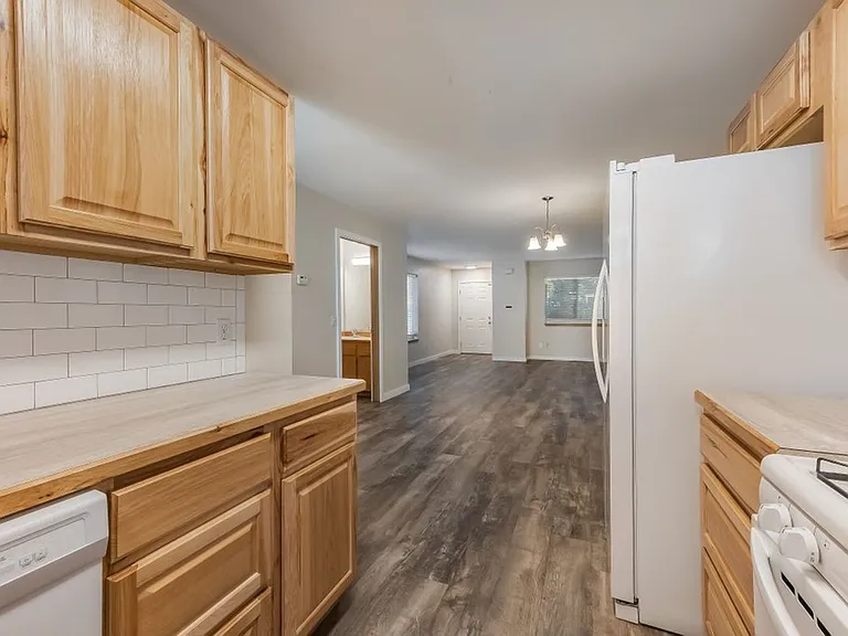 4019 E 2nd Ave #B — Photo 8