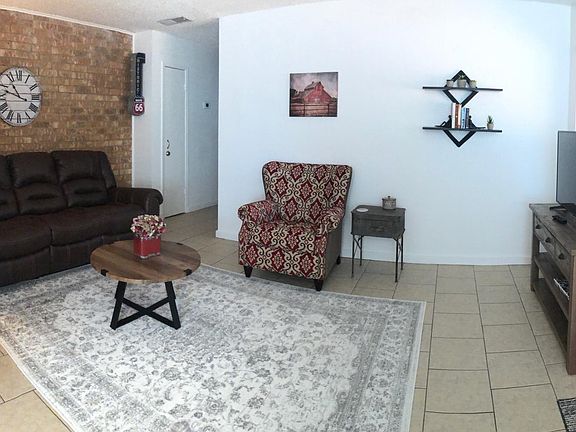 2nd image of 1810 Highland Ave