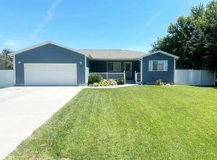706 Pawnee Ln, Broken Bow, NE 68822