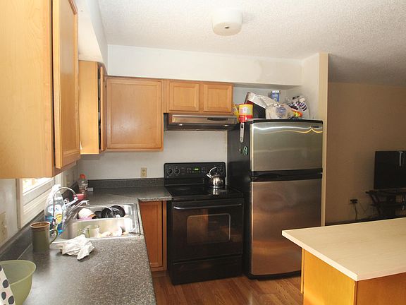 5th image of 160 Franklin St