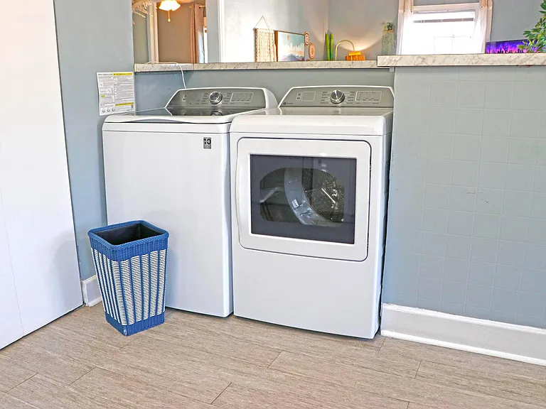 2321 Lyle Ave — Photo 27