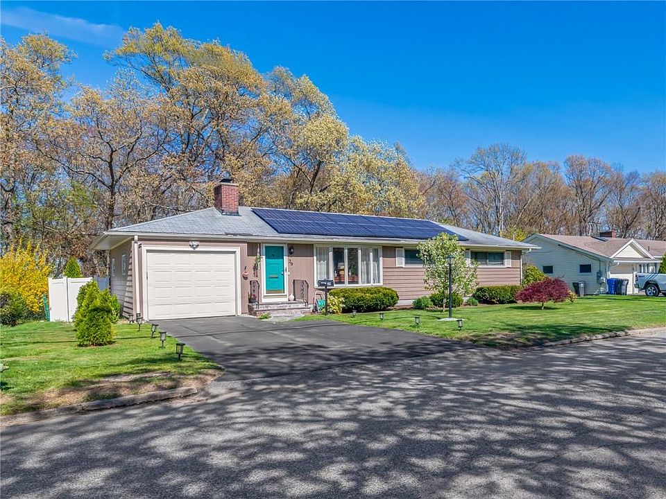 1st image of 29 Sweetbriar Dr