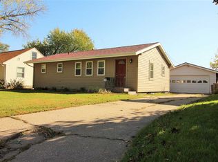 1823 9th Ave SW, Cedar Rapids, IA 52404