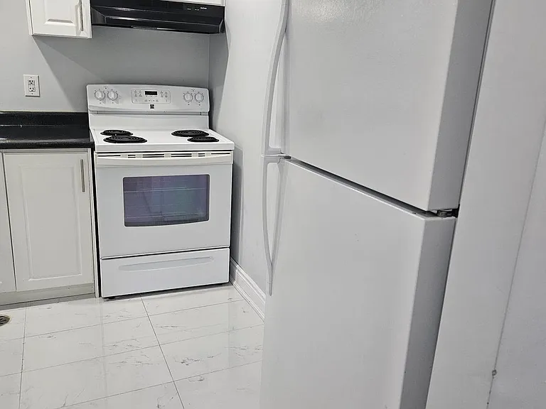 750 Willow Ave — Photo 4