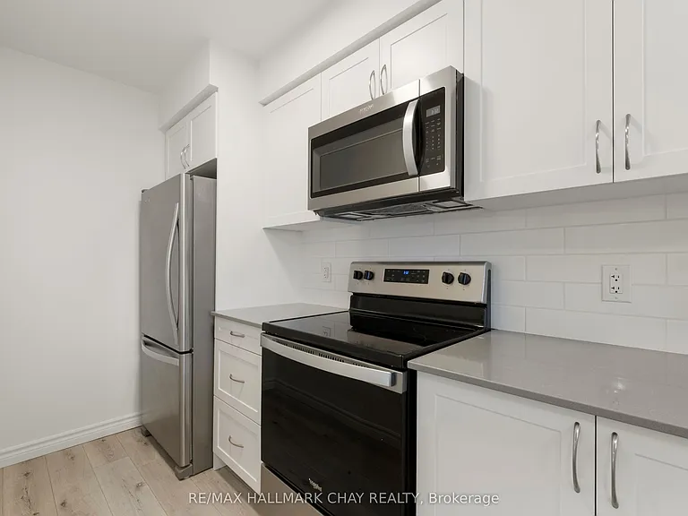 30 Hanmer St W #202 — Photo 12
