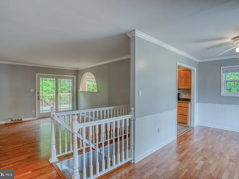 124 Hilldale Ct — Photo 13