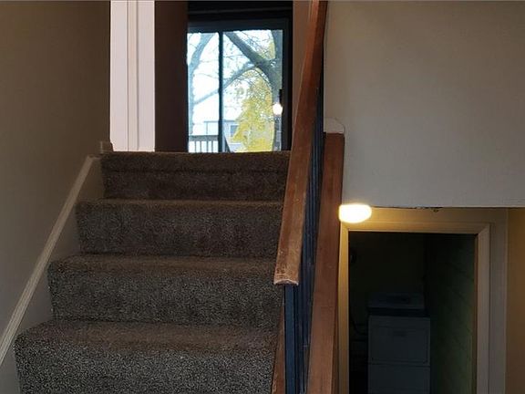 2nd image of 11 Carriage Ct