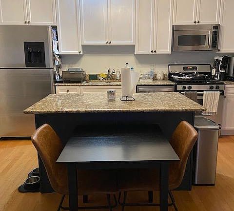 4th image of 2720 W Cortland St APT 203