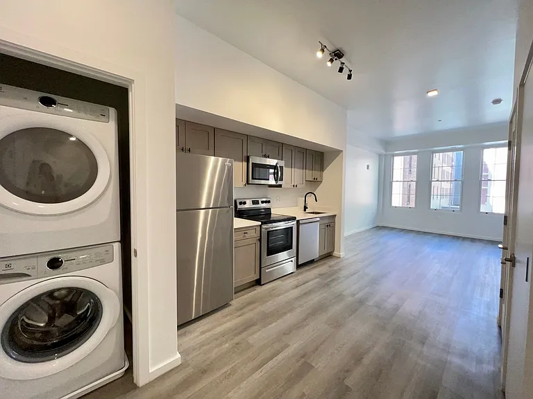 725 W Pratt St. — Photo 152
