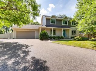 700 Oak Ridge Ct E, Burnsville, MN 55306