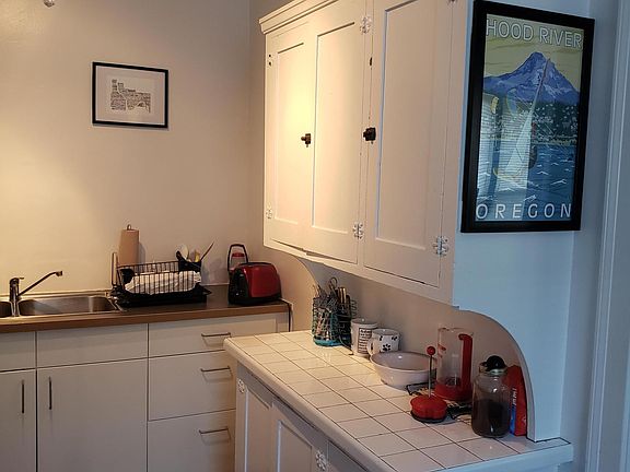 2nd image of 2304 Harriet Ave #303