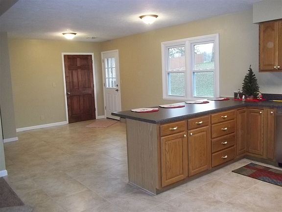 5th image of 604 N Eastwood Dr