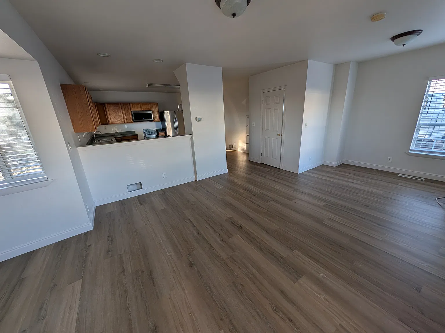 3 bed, 1.5 bath, 1218 sqft, $2,100 — Photo 4
