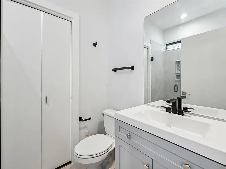4427 Eigel St — Photo 17