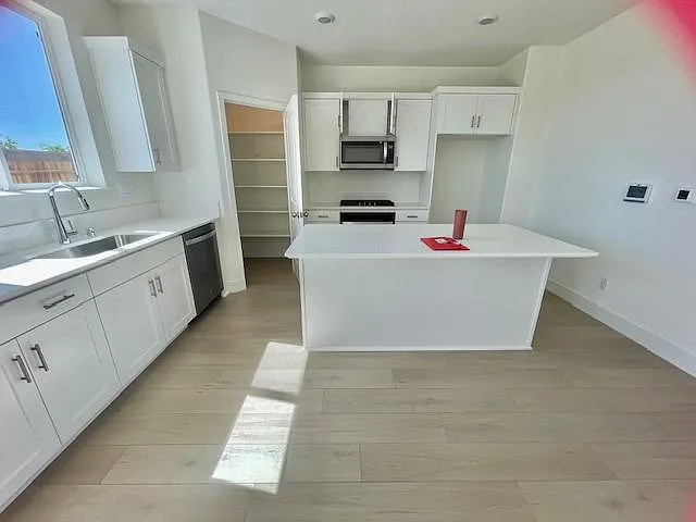 16272 Bandon Ln — Photo 5