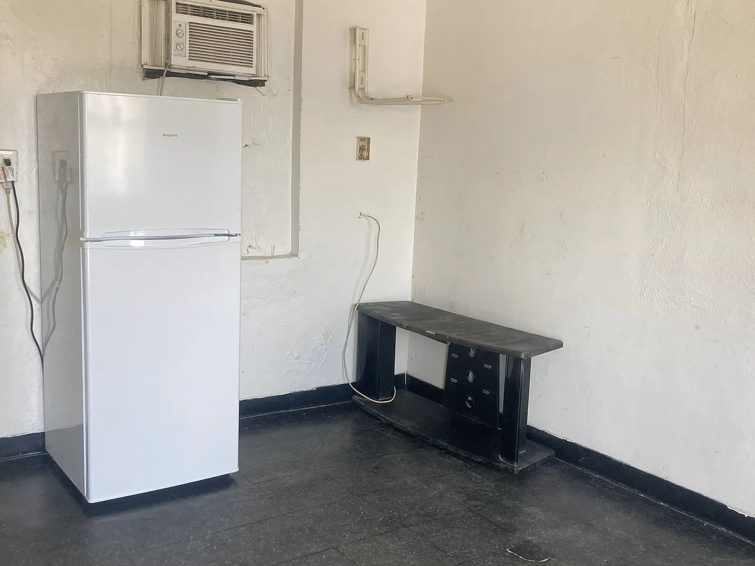 Studio, 170 sqft, $1,150 — Photo 2