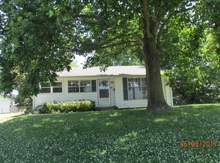 1109 W Madison Dr, O'Fallon, IL 62269