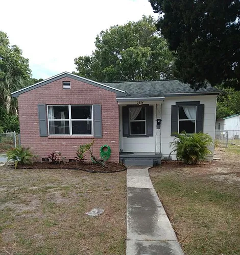 2554 16th Ave N Photo 1