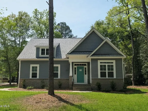 816 Red Hawk Place, Vass, NC 28394